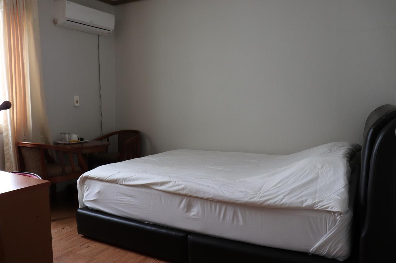 Orasung Motel Чечжу Екстер'єр фото