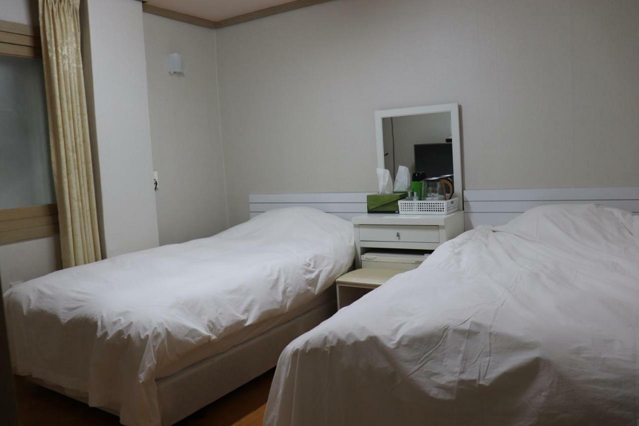 Orasung Motel Чечжу Екстер'єр фото